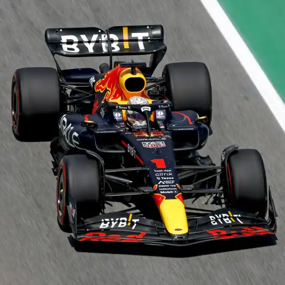 1:43 RB18 GP Barcelona 2022 – Winnaar Max Verstappen – Schaalmodel – Red Bull Racing | Verstappen.com