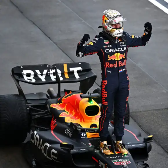 1:43 RB18 Wereldkampioen Max Verstappen 2022 – Schaalmodel – Red Bull Racing | Verstappen.com