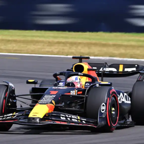 1:43 RB19 British GP 2023 – Winnaar Max Verstappen – Schaalmodel – Red Bull Racing | Verstappen.com