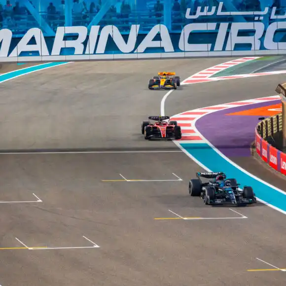 Formule 1 Abu Dhabi per Emirates Arrangement C, deluxe | Corendon