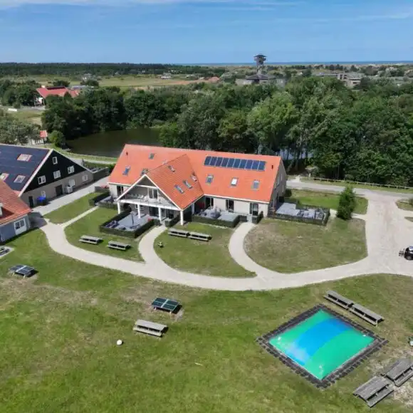 Luxe 20 persoons groepsaccommodatie in de Vleien op Ameland | vakantiehuis Ameland | Heerlijke Huisjes