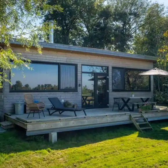 4 persoons vakantiehuis met steiger aan het water in Pean-buiten, Friesland | vakantiehuis Ameland | Heerlijke Huisjes